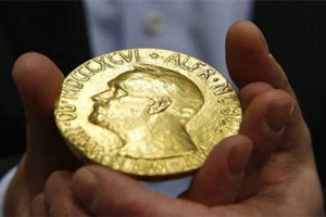 世界文学奖中奖金最多的奖项是诺贝尔文学奖，奖金为581万元