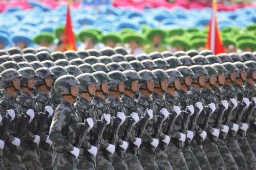 中国军队一个排多少人，一个标准排人数为30人(美军为40人)