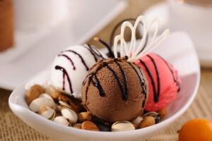 冰淇淋是谁发明的，最早是中国元朝一名商人突发奇想发明的