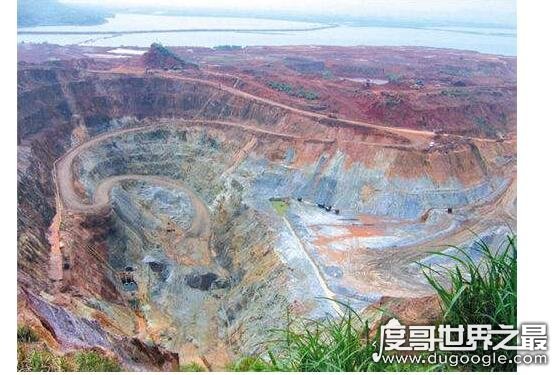 中国最大的铁矿厂，辽宁鞍山铁矿厂(已探明储量超过100亿吨)
