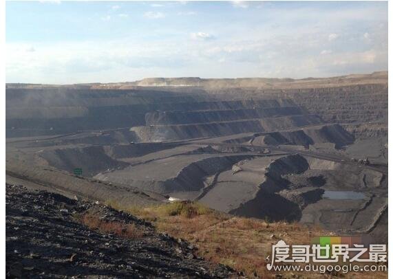 中国最大的露天煤矿，山西安太堡露天煤矿(地质储量约126亿吨)