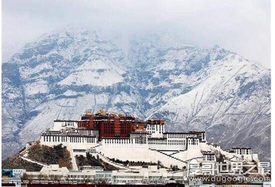 世界上最高的宫殿 西藏布达拉宫(位于海拔3700米的高原)