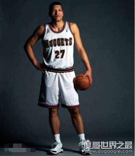 中国第一个在NBA首发的球员 蒙克·巴特尔(中国首位NBA总冠军)