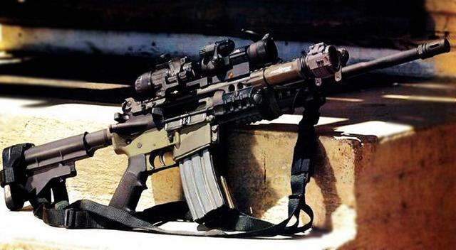 全世界最厉害的一把枪 M16可连发3弹有效射程达到600米