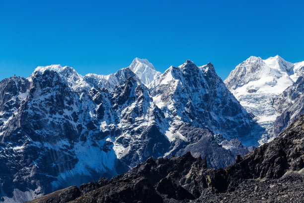 世界上最高大的高原青藏高原 总面积近300万平方公里平均海拔4500米
